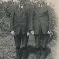 Tvillingar Harry Einar 13 år 1925